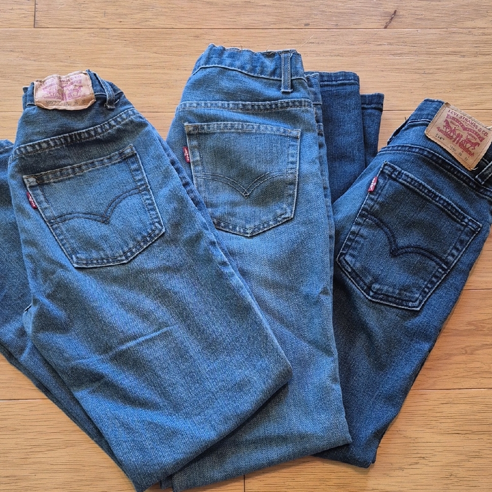 EUC Levi's Classic Blue Denim Jeans Co1llection